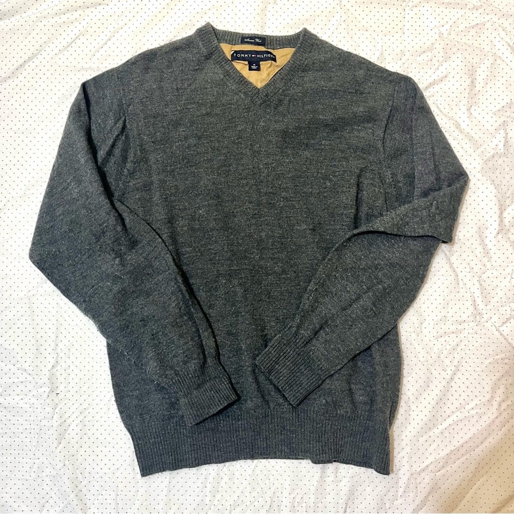 LIKE NEW Men’s Tommy Hilfiger Merino Wool Sweater